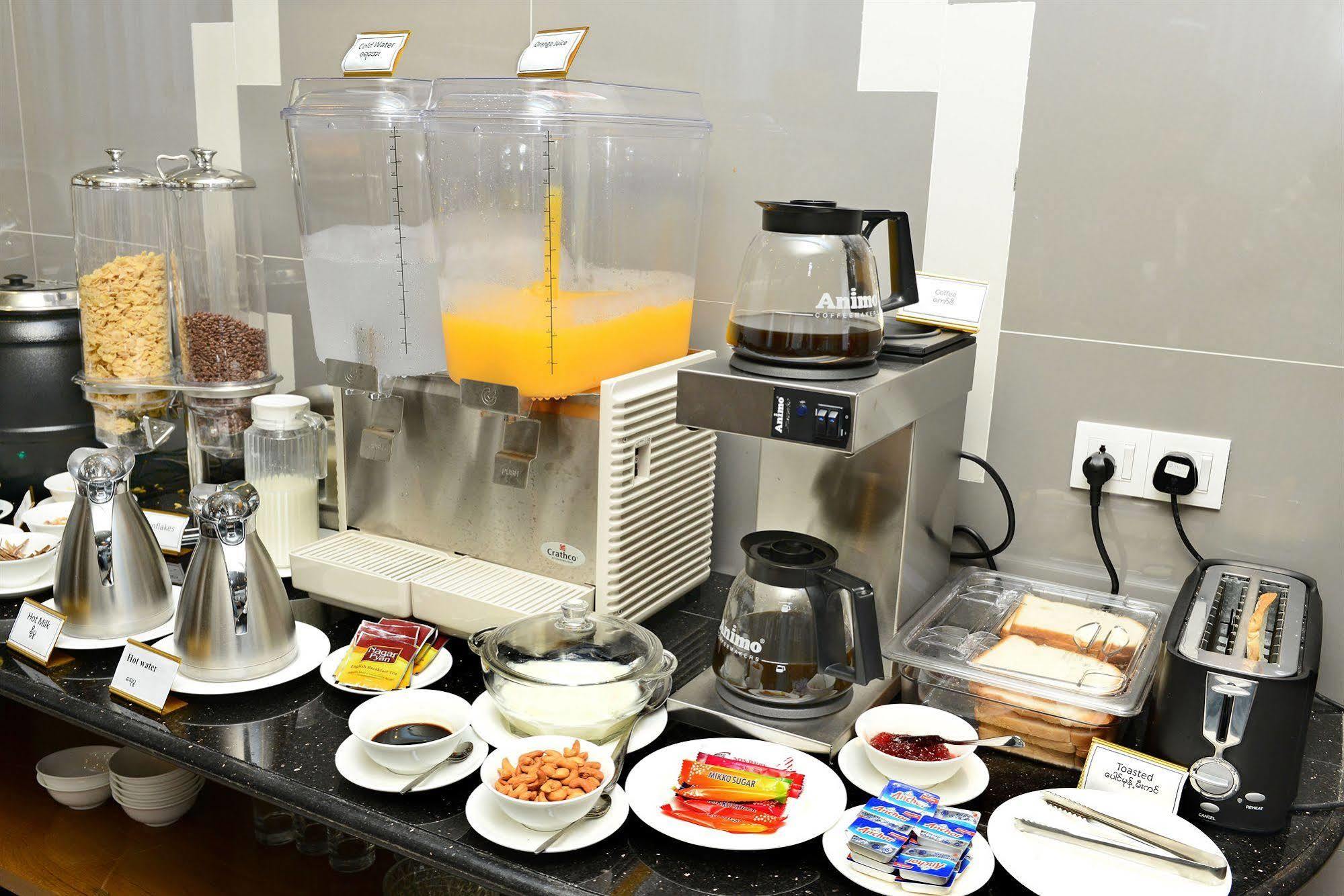 Hotel Grand United - 21St Downtown Rangun Kültér fotó