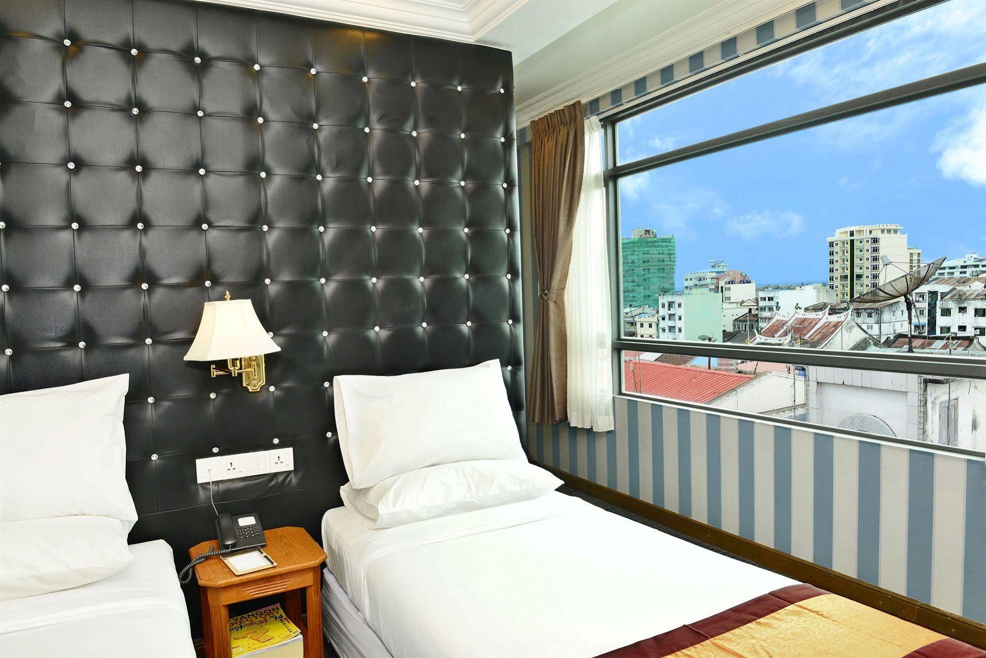 Hotel Grand United - 21St Downtown Rangun Kültér fotó